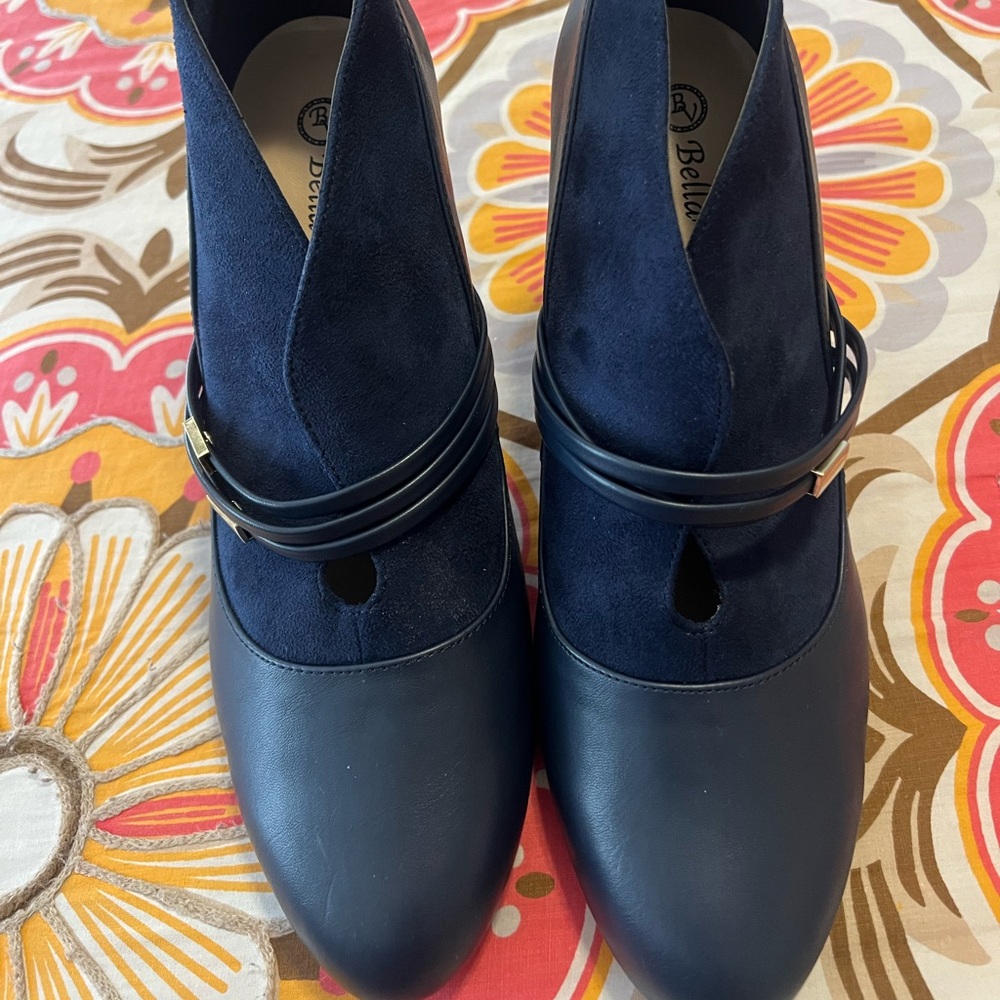 Bella Vita Navy Noemi II Women's Navy Heels New